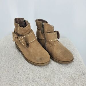 Kidpik Little Girl Camel Colour Zip-up Ankel Boots With Side Zipper Closure